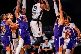 NBA快船队比赛瞬间：乔治、伦纳德手感不佳，最终惨遭布克绝杀图片