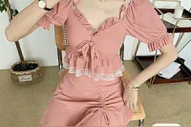 泡温泉的泳衣什么样子？图片