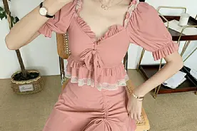 泡温泉的泳衣什么样子？图片