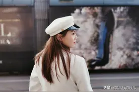 “蛇蝎美人”周秀娜一身白色西装，彰显优雅干练的气质图片