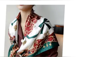 大方巾怎么围好看 一起学习围巾的各种围法图片