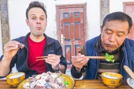 外国人抱怨中餐吃不饱，网友了解他们吃法后表示：能吃饱那才奇怪图片