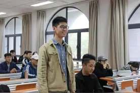 选调生身份有多吃香？薪资丰厚晋升快，公务员“铁饭碗”端得更稳图片