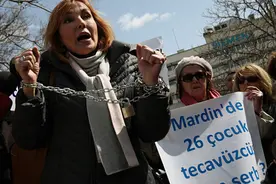 20岁女孩被亲生父母用斧砍杀抛尸：“她怀了野男人的孩子！”图片