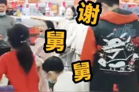 “豪横舅舅”带8个外甥过假期，吃饭排队出门，一顿能吃6斤米图片