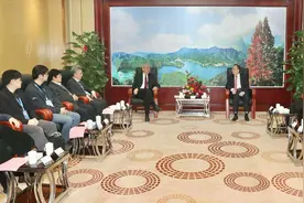 陈敏张爱军会见丘成桐院士，共同将梅州打造成学子追求数学梦想的地方图片