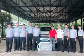这也许是最值得记忆的一张“沪C”牌照图片