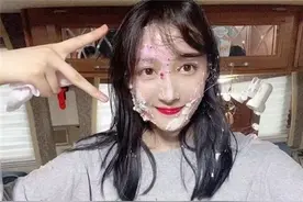 张雪迎过生日，欧阳娜娜过生日，看到宋祖儿：这是富婆吗？图片