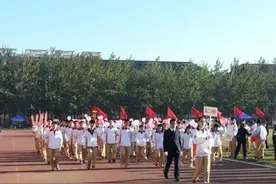 高中第一次运动会图片