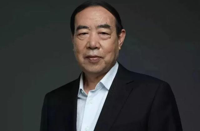 文二代贾浅浅被骂靠父亲上位，贾平凹为人到底怎样？