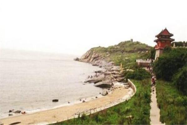 葫芦岛十大著名旅游景点，兴城古城兴建于明朝初年间，它在目前也属于是我国保存得最完整明朝古城之一