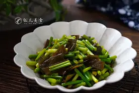 清明时节，蒜苗正当时，教你这样炒，别看简单，却很多人没吃过图片