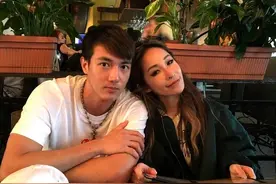 “鲜肉收割机”萧亚轩的灿烂情史，和她身后的6任小男友图片