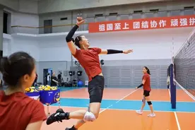 郎平狠抓张常宁二号位进攻，龚翔宇压力来了，刘晏含或逆袭无望？图片