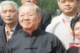 金庸之后又一位大师西去，一生只做三件事，却没人能比视频封面