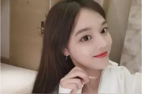 黄霄云连续两场垫底都没淘汰，唱原创歌曲被吐槽，在模仿华晨宇？图片