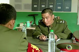 《士兵突击》伍六一的真正结局是什么？退伍回家后，沦为了鞋匠图片