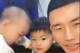嘎子哥"卖假酒"后全家直播，妻子气质好，俩儿子圆脸萌萌不像爸图片