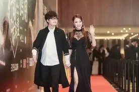 原以为玖月奇迹是兄妹组合，却未曾会成为夫妻，“藏”得真够深图片