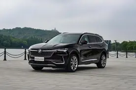 别克昂科威plus“降价自救”，2万一小步，5万一大步，竞争宝马X3图片