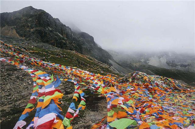 在“中国十大经典徒步路线之一”的洛克线上，我重新理解了生活