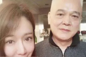 同居8年不被娶,转嫁其兄弟做嫂子,"报复"男友的贾妮,如今怎样了图片