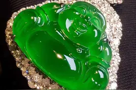无瑕不成玉！有些瑕疵的翡翠可以大胆买！有些必须远离图片