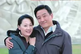 58岁王姬全家照，老公富女儿靓，儿子智商只有5岁是她一生的痛图片