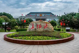 《长征》：震撼世界的英雄史诗图片