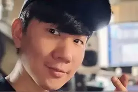 知情人士透漏：歌手林俊杰疑似跑路，目前人已经在新加坡图片