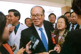 读书并不是唯一捷径？普通人考上985 名校才能改变自己命运图片