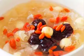 煮银耳时，总是不出胶？记住2点，马上快速出胶，汤汁黏稠又香甜视频封面