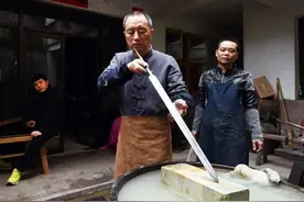 闽北工匠38年磨成“天下第一剑”, 半年销售1200万，最高一把6万图片