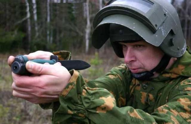 特种兵的特种武器:能当刀刺杀也能子弹射击,看似匕首却是枪