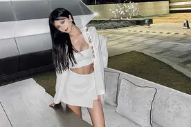 健身网红贡一，腹肌“水蜜桃”身材太可了，是女孩们的理想身材图片