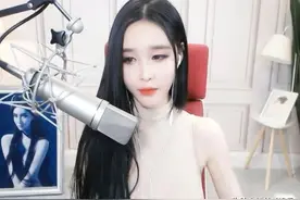 舞蹈一姐小耳朵退网两年后，签约新公会做短视频，粉丝已破200万图片
