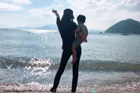 陪孩子也是罪？baby被粉丝指责不顾事业，深夜发文：有点失望图片