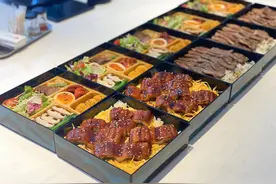 老总直播卖盒饭，高端餐饮做起“星级外卖”！福州餐饮开启线上消费新动能图片