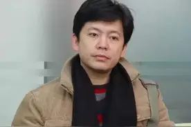 “赵政委”何政军为何恩爱29年零绯闻，大学好友道出答案图片