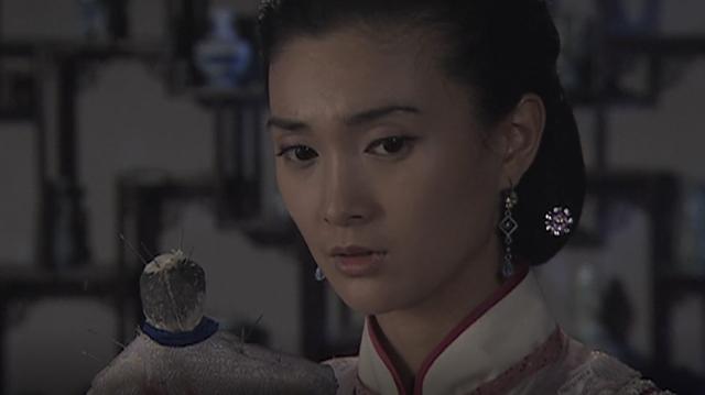 一部讽刺婚姻的电影！结婚12年妻子无法生育，丈夫却纳丫鬟为妾