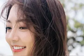 四川美女：黄梦莹，性感女神图片