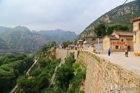 山西平顺奥治村，悬崖边的明清古村，相传得名与大禹治水有关图片