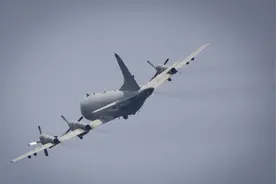 中国核潜艇出航曾泄密，出港就引来美反潜机，老太太被收买成间谍图片