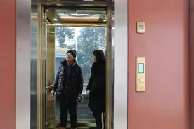 老小区改造装电梯，费用的分摊成为难题，为啥住户会为此“翻脸”图片