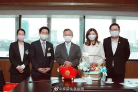 《@ManGu曼谷》杂志社长郭蕊独家采访泰国会主席川·立派图片