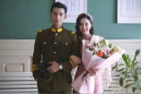 新剧《一见倾心》从仲夏到初秋，今日终于杀青，好期待开播的那天图片
