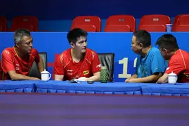 刘国梁为国乒王牌把脉！秦志戬点拨樊振东，奥运争金必须主动出击图片