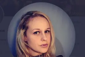 美国新冠吹哨人被捕，罪名是入侵政府系统，给两千雇员发鼓动信息图片