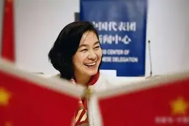 为中国发声，外国人不敢惹的华春莹，原来是这样的女人图片