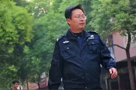 他是高考清华的长沙县状元，曾为全村人骄傲，如今沦为保安太可惜图片